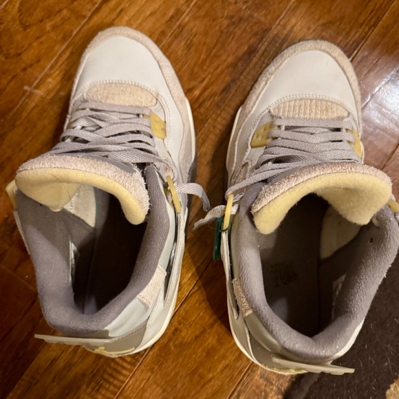 Nike Air Jordan 4 Retro SE (GS)- Like New - Picture 3 of 5